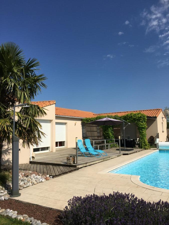La Chambre Des Amis Parthenay Exterior foto